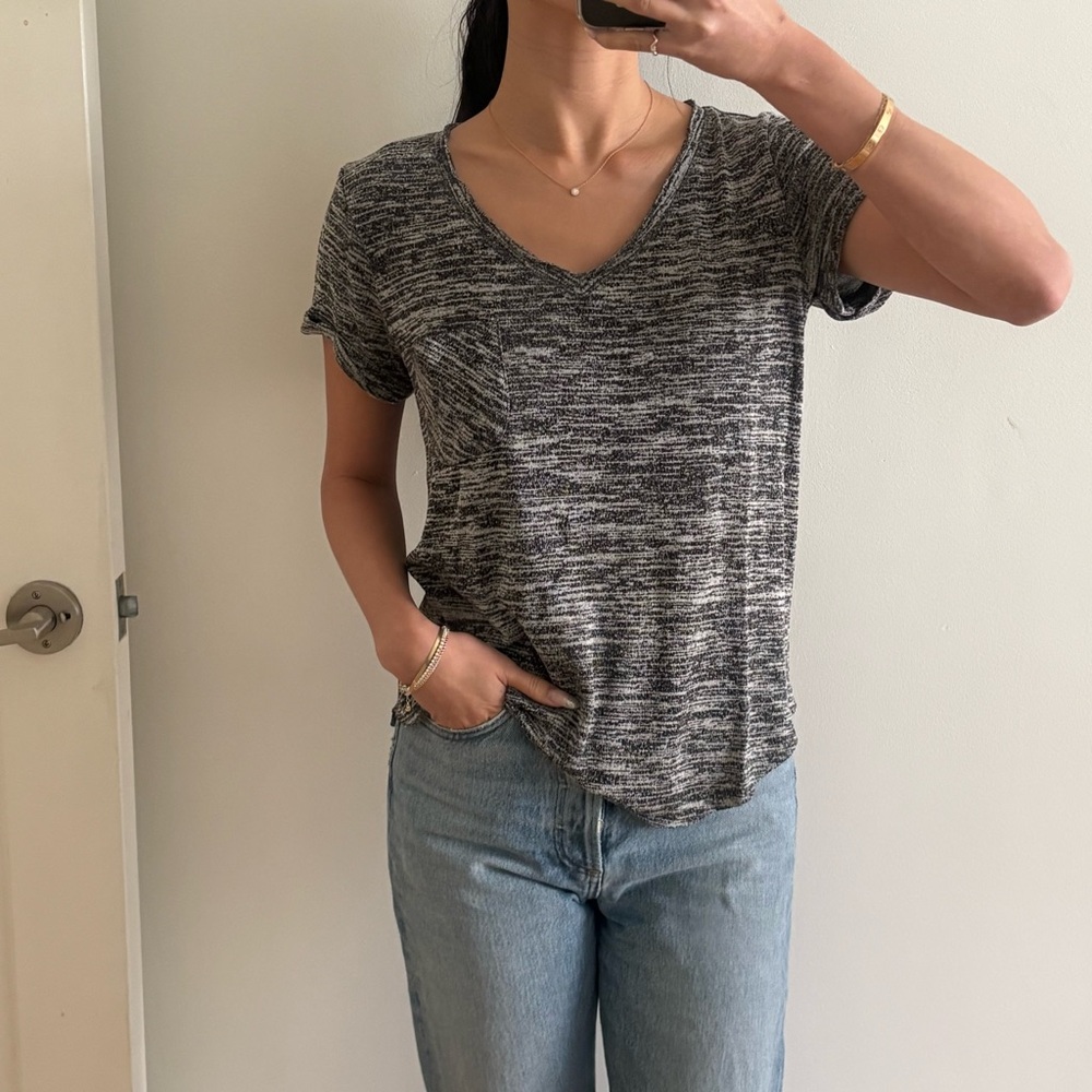 Abercrombie & Fitch Grey and White Heathered V-Neck Tee